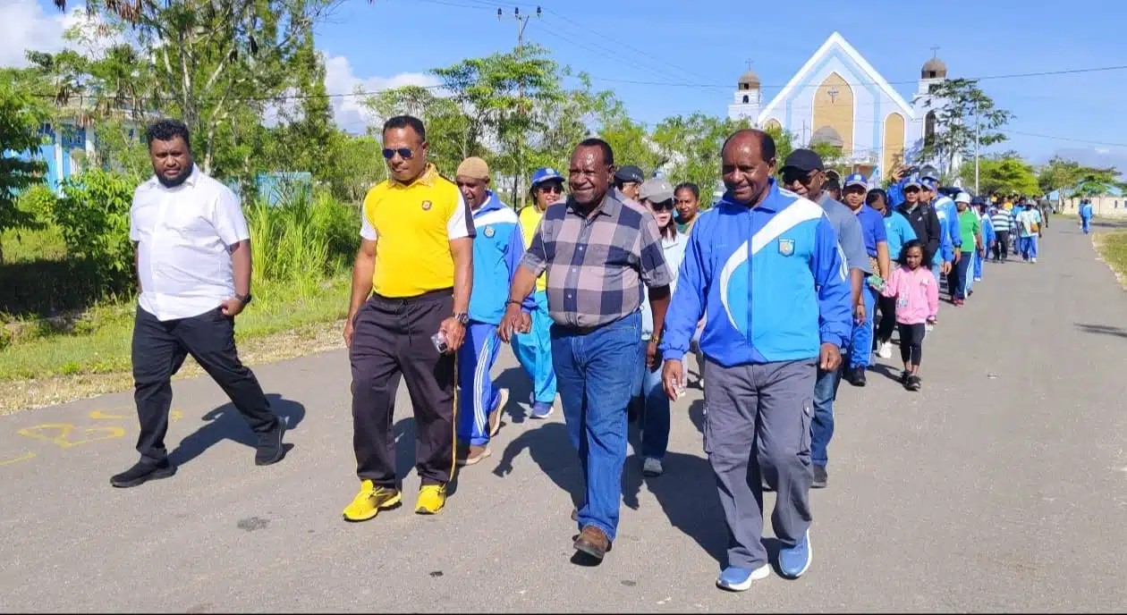 Jalan Santai Sambut HUT Kabupaten Mamteng ke-17