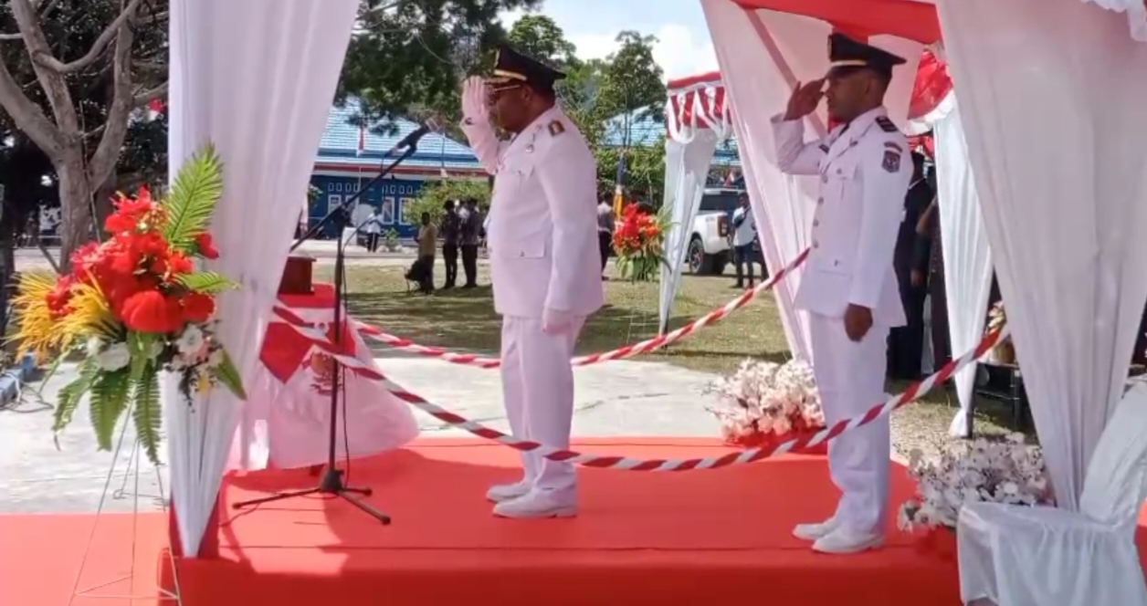 Bupati Yonas Kenelak Pimpin Upacara HUT RI ke‑81