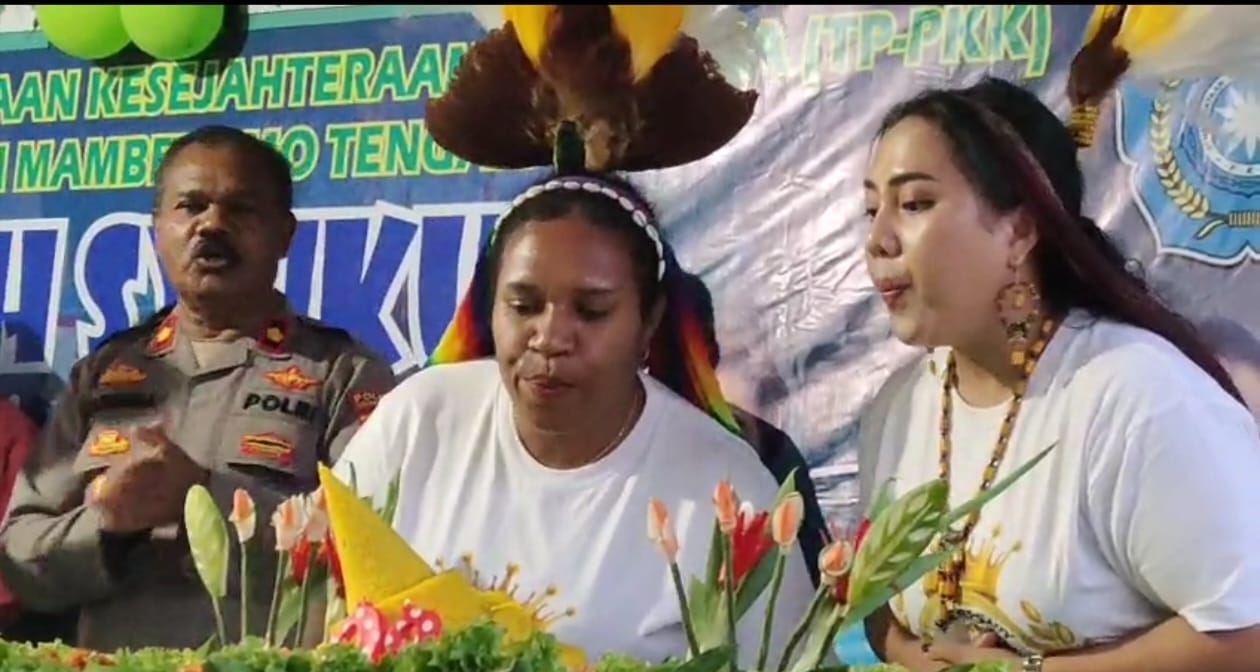 Ibadah Syukur Peringati HUT Ketiga PKK Kabupaten Mamteng