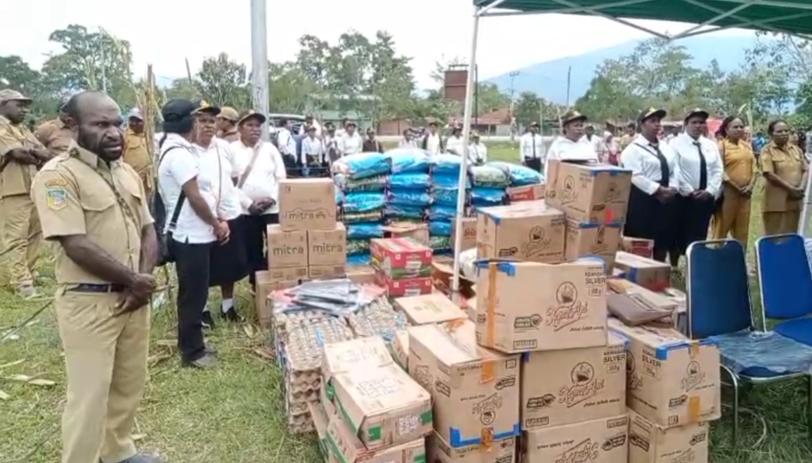 Wakil Bupati Mamteng Buka Operasi Pasar Murah di Kobakma